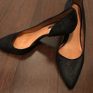 Texture black heel